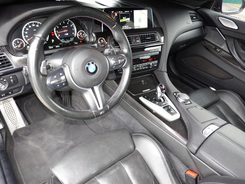 BMW M6 Vehicle Full-screen Gallery Image 18