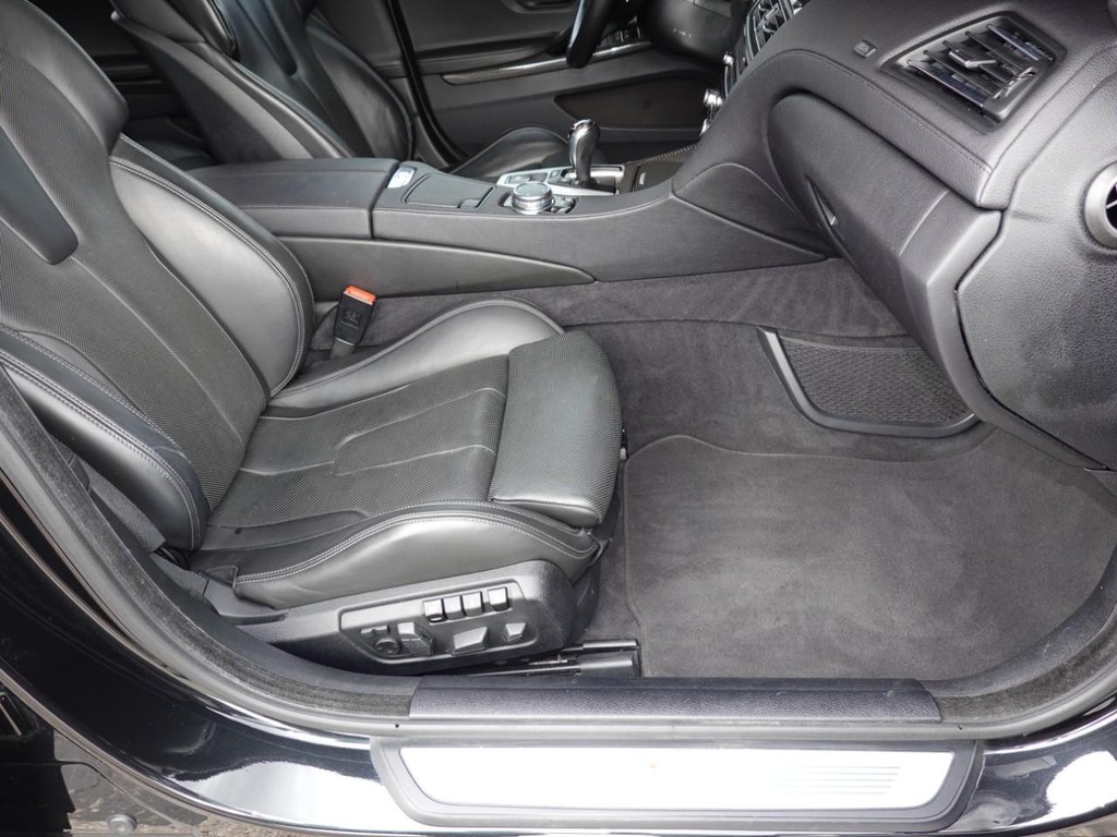 BMW M6 Vehicle Full-screen Gallery Image 23