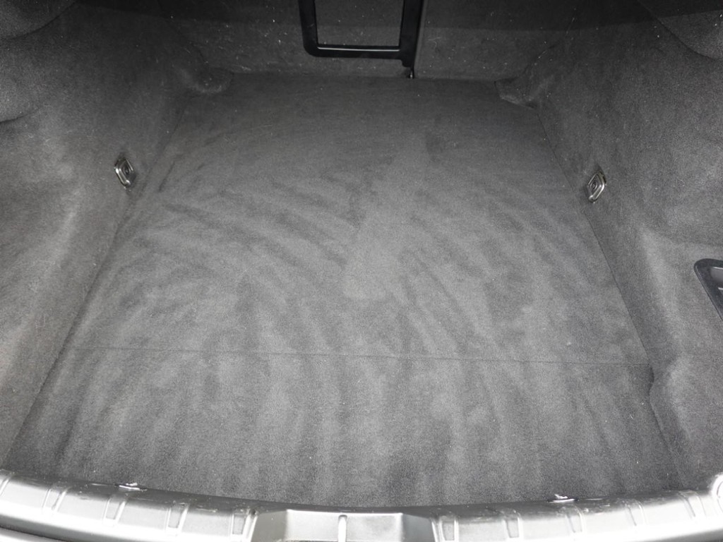 BMW M6 Vehicle Full-screen Gallery Image 27