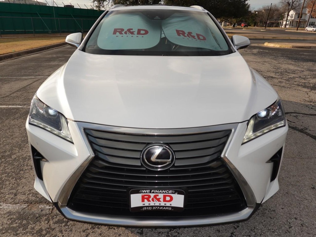 Lexus RX Vehicle Full-screen Gallery Image 02