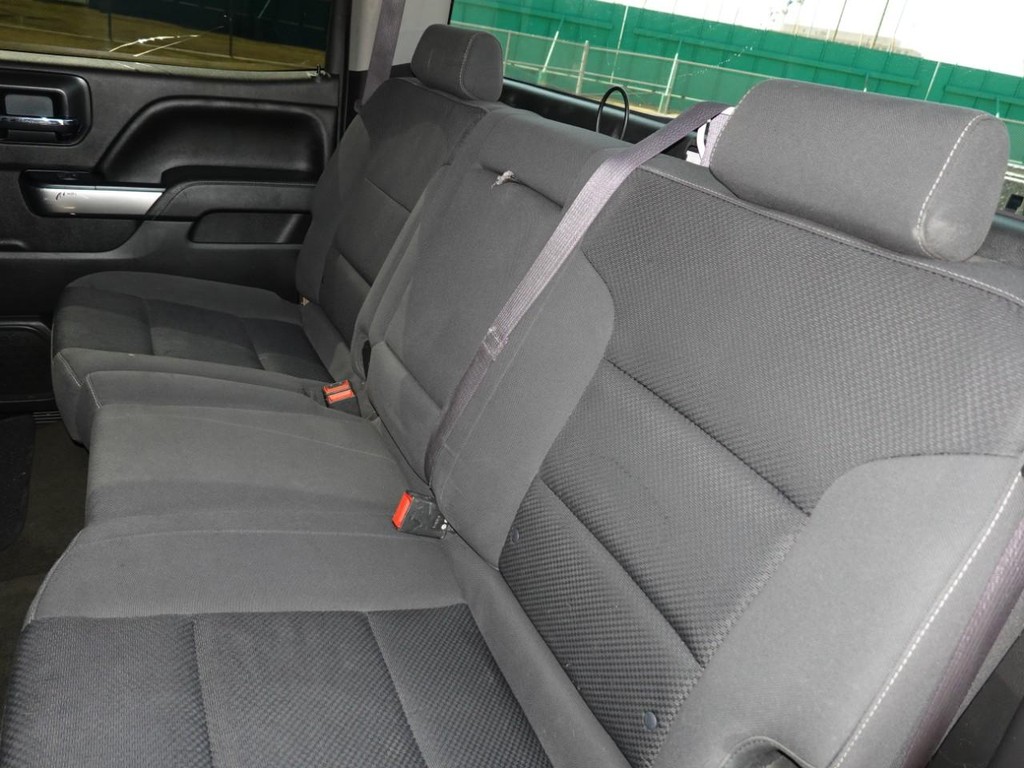 Chevrolet Silverado 1500 Vehicle Full-screen Gallery Image 18