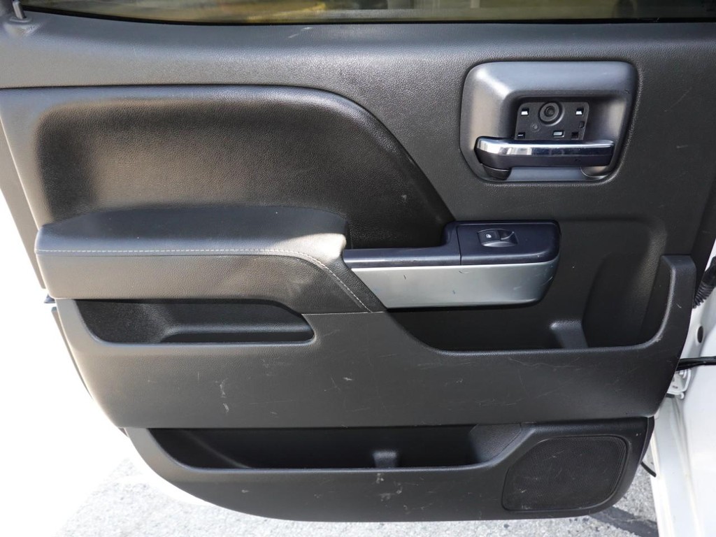 Chevrolet Silverado 1500 Vehicle Full-screen Gallery Image 19