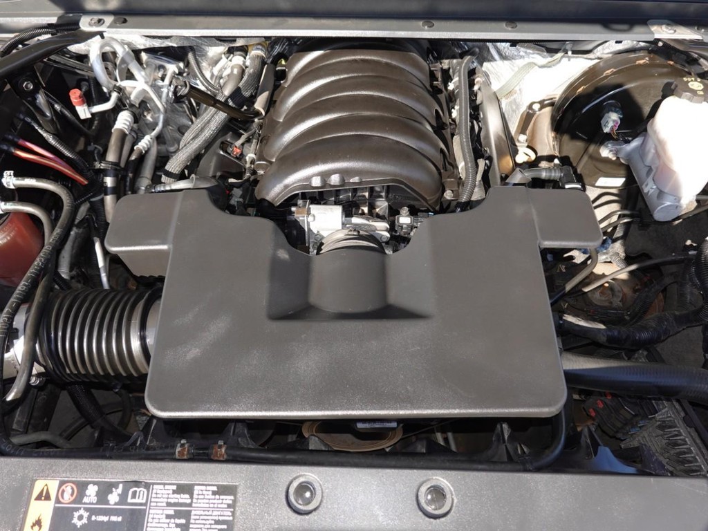 2018 Chevrolet Suburban LT - Photo 29