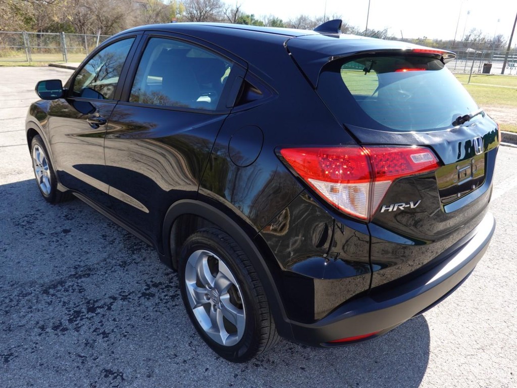 Honda HR-V Vehicle Full-screen Gallery Image 05