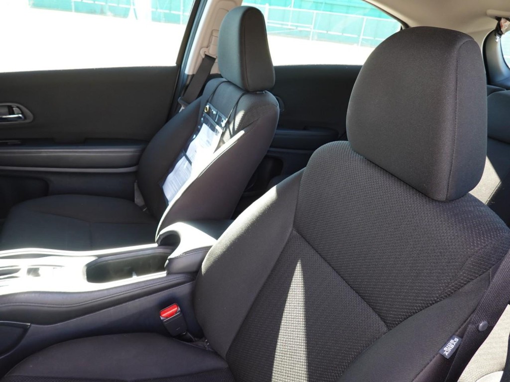 Honda HR-V Vehicle Full-screen Gallery Image 16