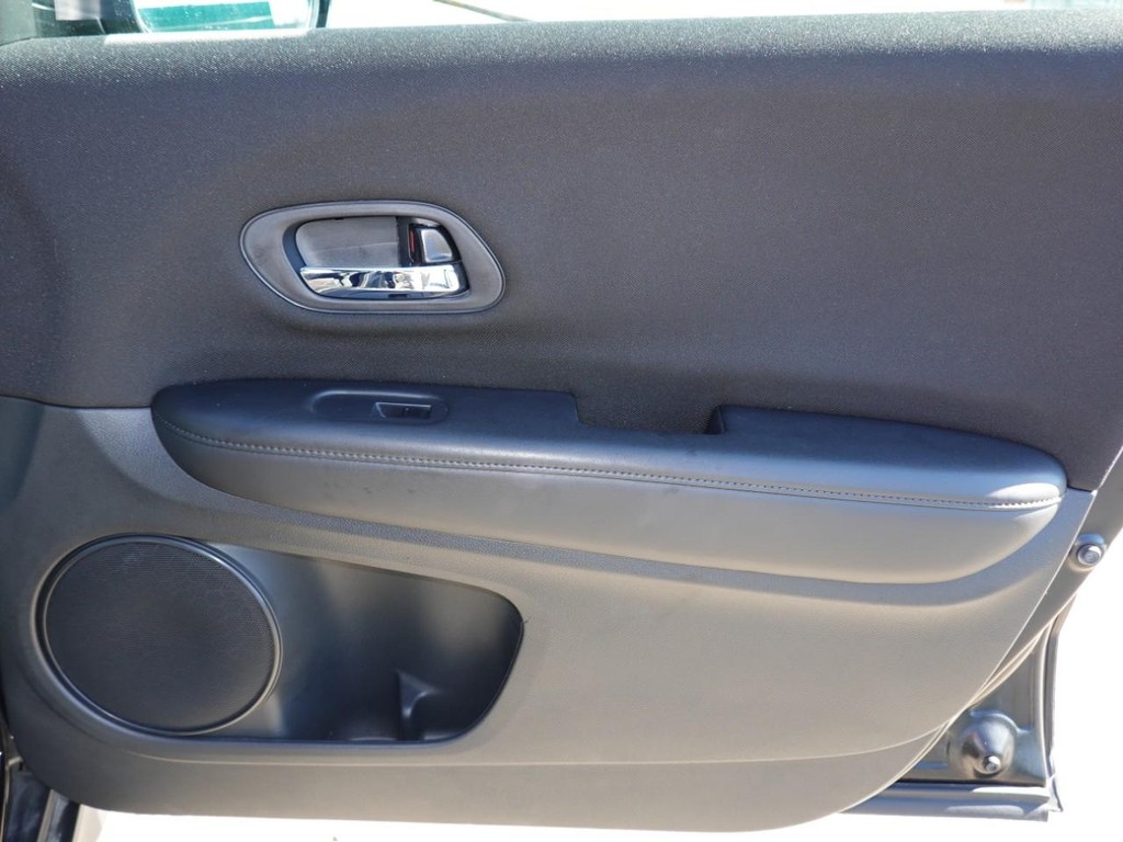 Honda HR-V Vehicle Full-screen Gallery Image 23