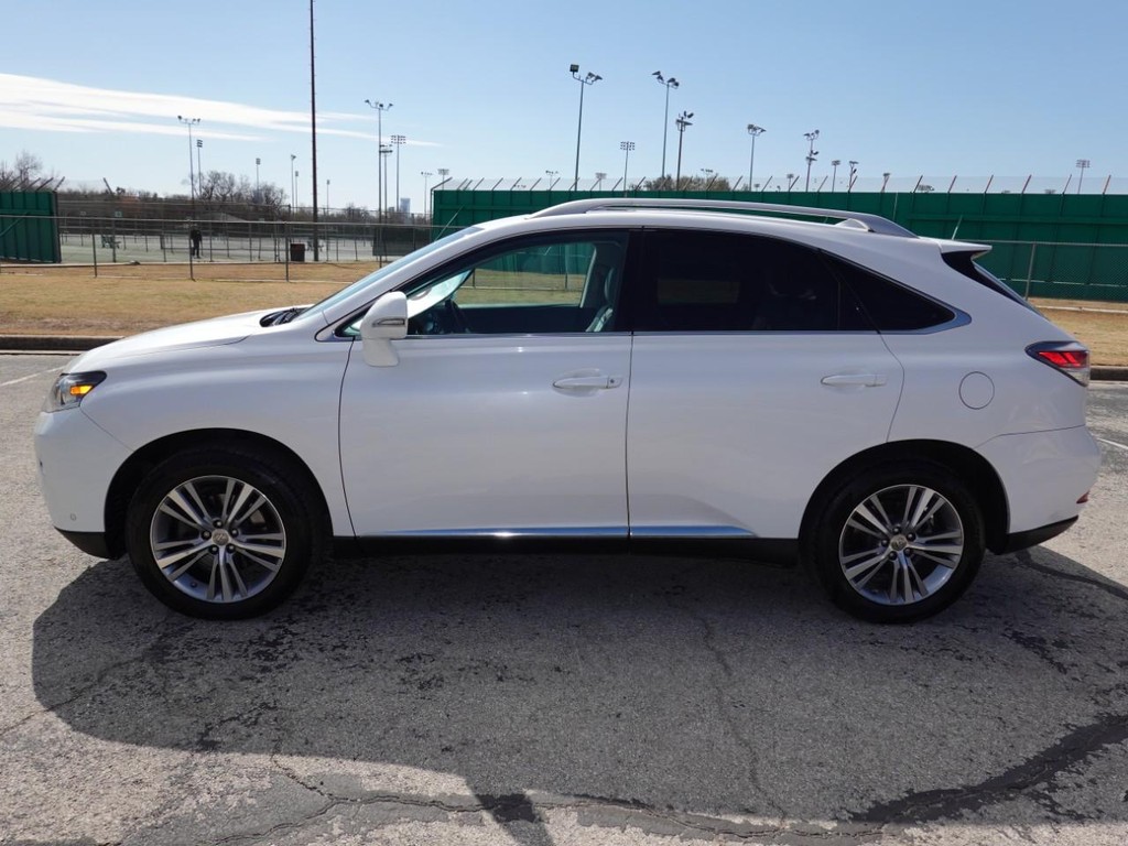 Lexus RX 350 Vehicle Full-screen Gallery Image 04