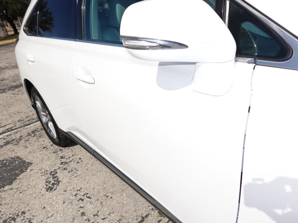 Lexus RX 350 Vehicle Full-screen Gallery Image 11