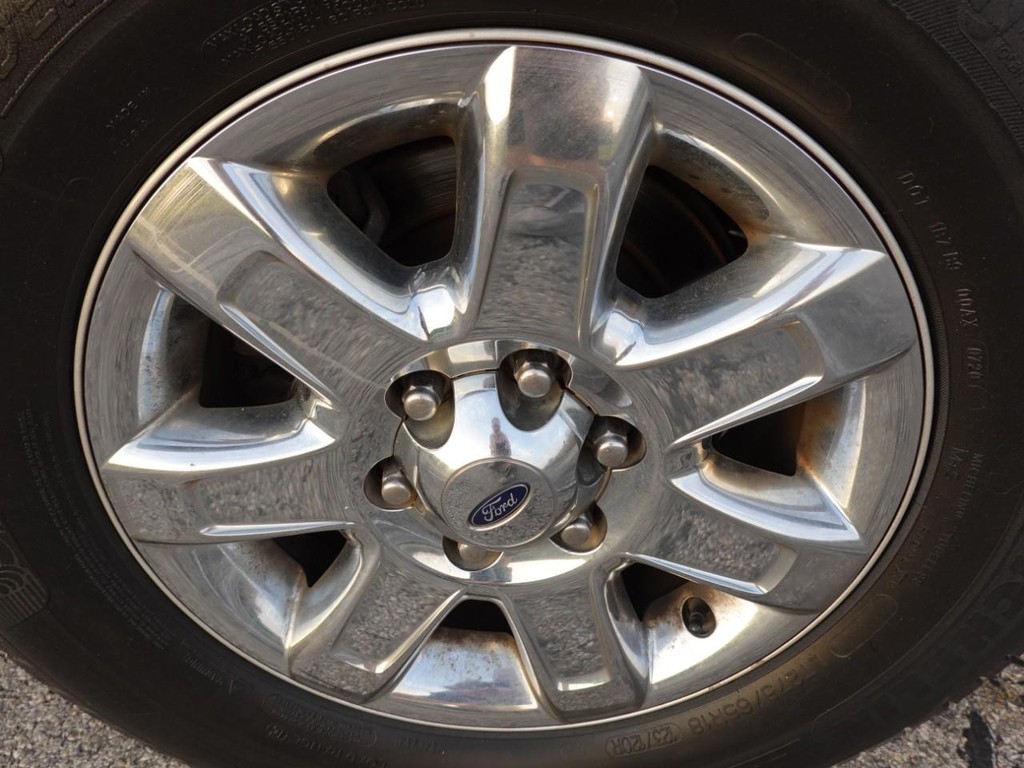 Ford F-150 Vehicle Full-screen Gallery Image 09