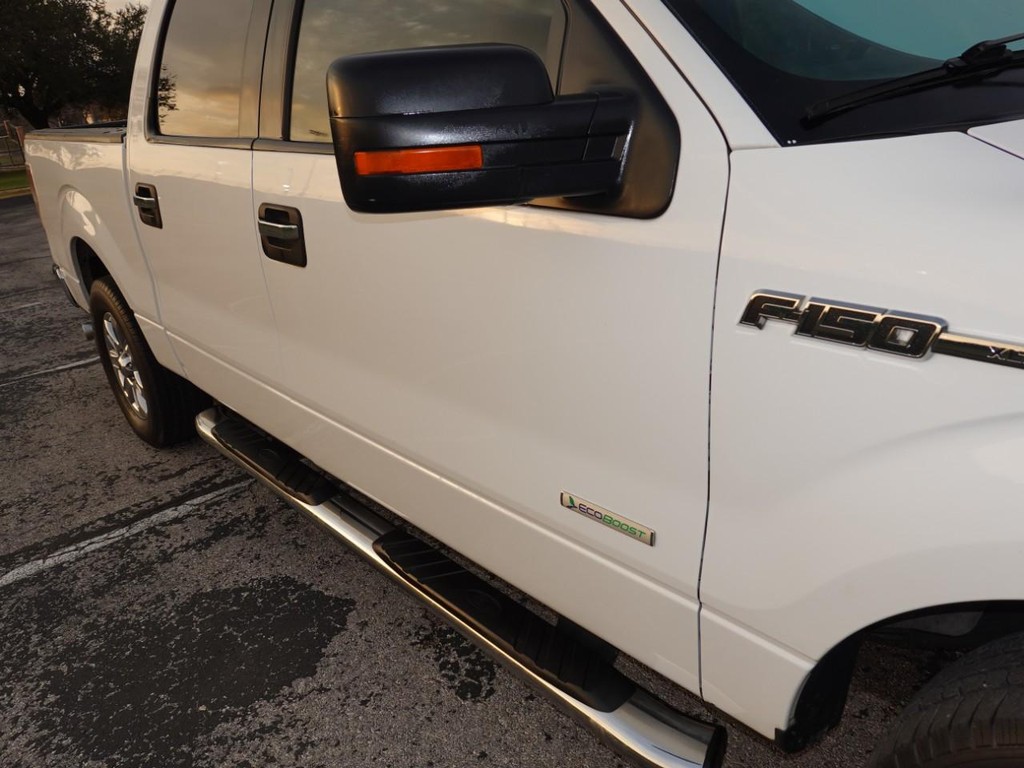 Ford F-150 Vehicle Full-screen Gallery Image 11