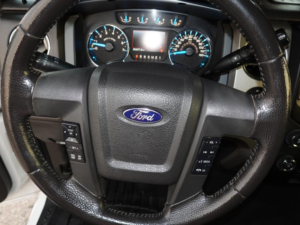 Ford F-150 Vehicle Full-screen Gallery Image 13