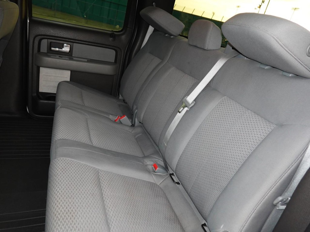 Ford F-150 Vehicle Full-screen Gallery Image 18