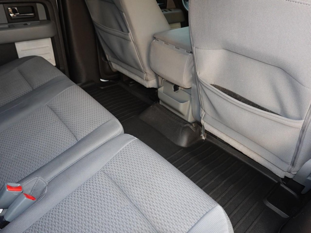 Ford F-150 Vehicle Full-screen Gallery Image 23