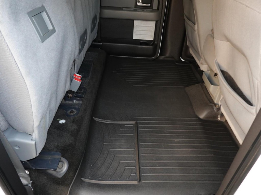 Ford F-150 Vehicle Full-screen Gallery Image 24