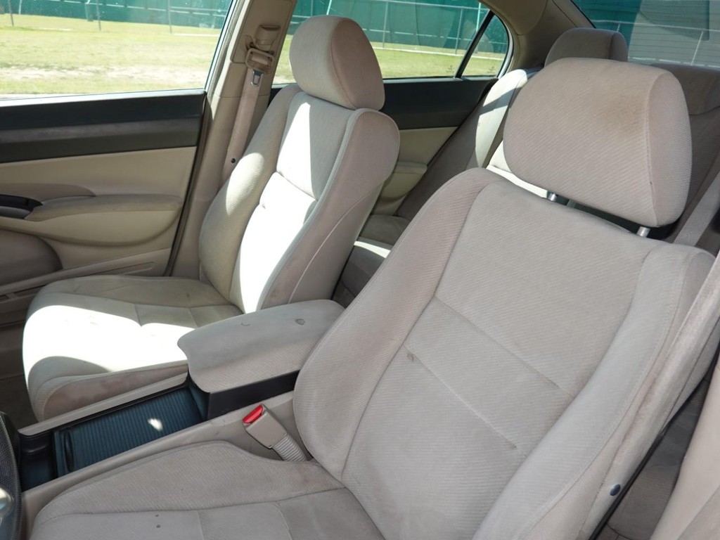 Honda Civic Sedan Vehicle Full-screen Gallery Image 15