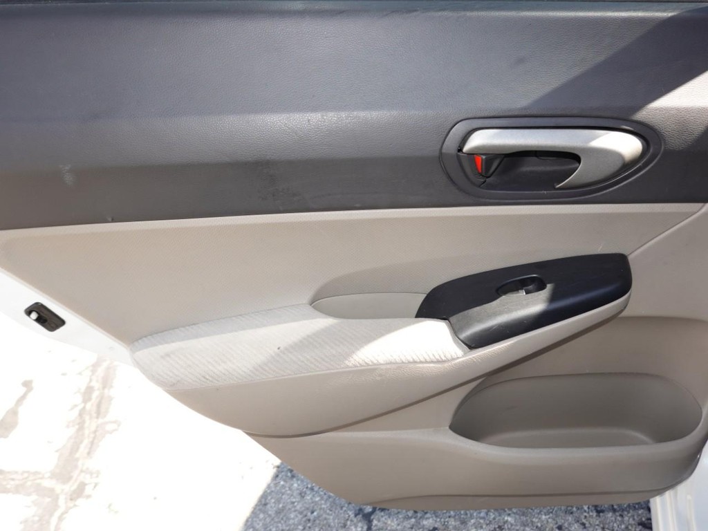 Honda Civic Sedan Vehicle Full-screen Gallery Image 19