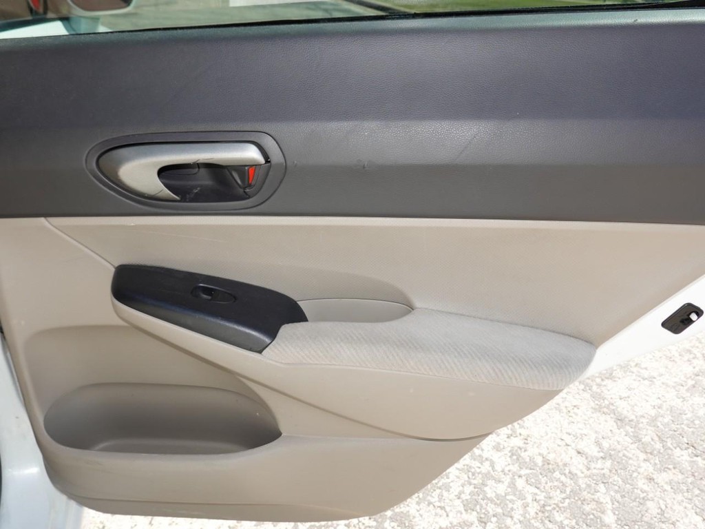 Honda Civic Sedan Vehicle Full-screen Gallery Image 24