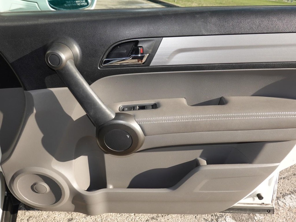 Honda CR-V Vehicle Full-screen Gallery Image 23