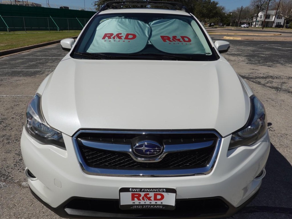 Subaru XV Crosstrek Vehicle Full-screen Gallery Image 02