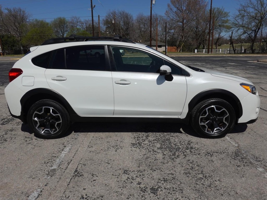 Subaru XV Crosstrek Vehicle Full-screen Gallery Image 08