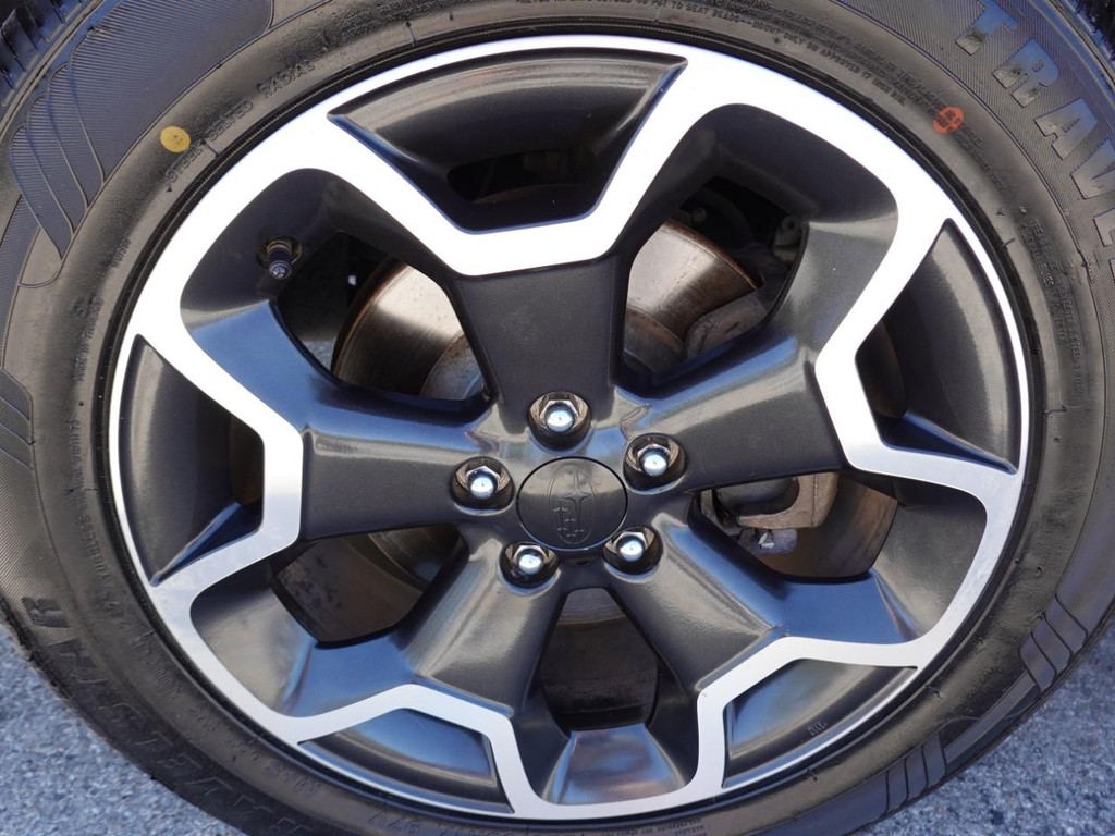 Subaru XV Crosstrek Vehicle Full-screen Gallery Image 09