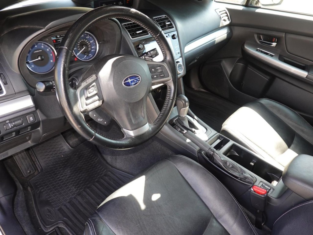 Subaru XV Crosstrek Vehicle Full-screen Gallery Image 18