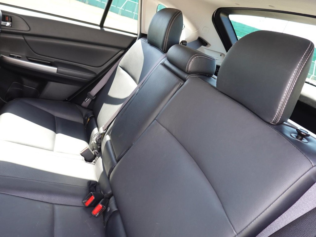 Subaru XV Crosstrek Vehicle Full-screen Gallery Image 20