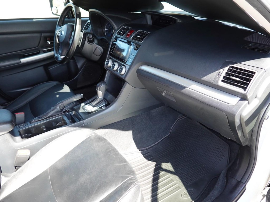 Subaru XV Crosstrek Vehicle Full-screen Gallery Image 22