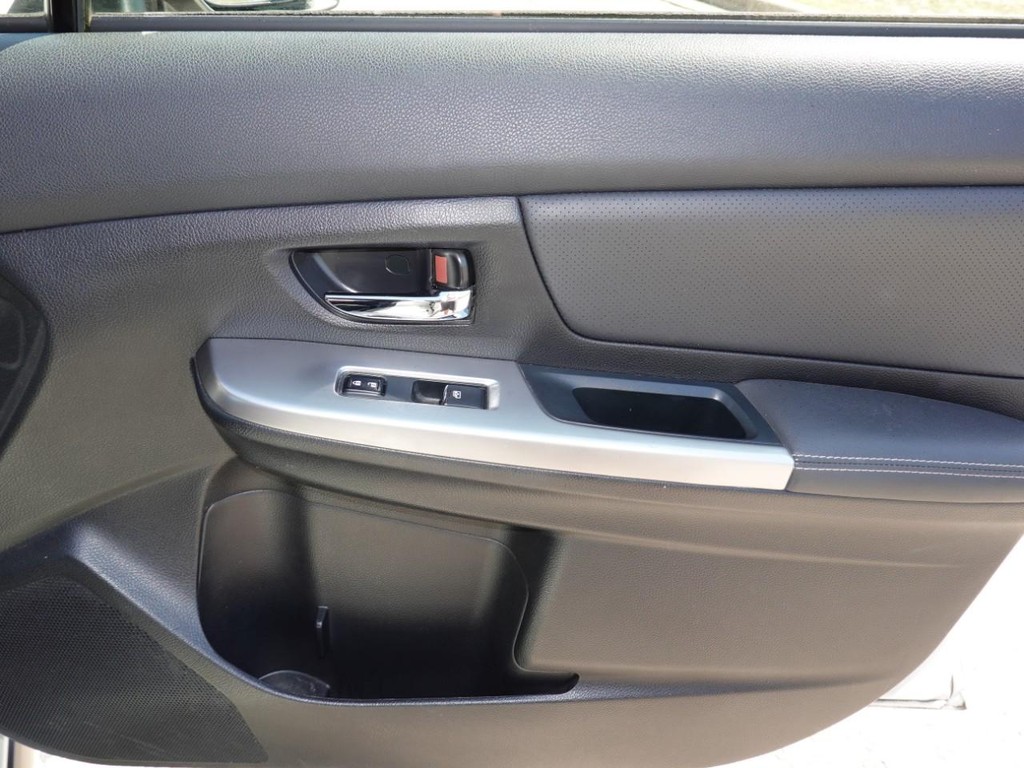 Subaru XV Crosstrek Vehicle Full-screen Gallery Image 24