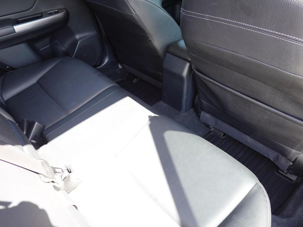 Subaru XV Crosstrek Vehicle Full-screen Gallery Image 25