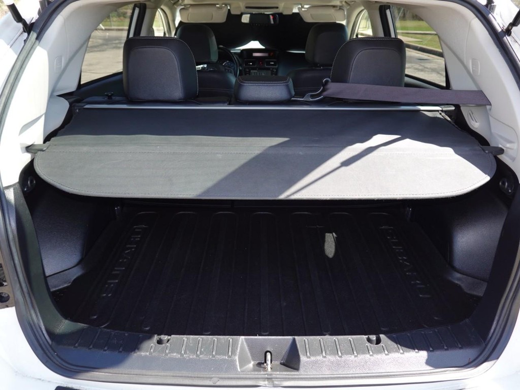 Subaru XV Crosstrek Vehicle Full-screen Gallery Image 27