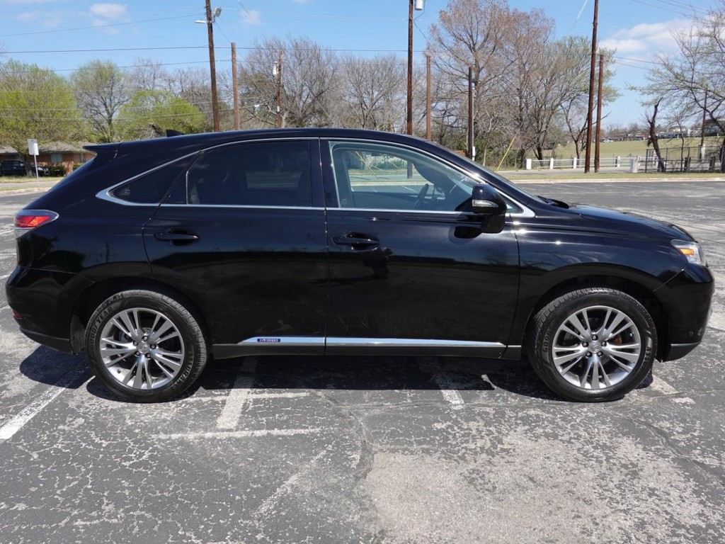 Lexus RX 450h Vehicle Full-screen Gallery Image 08