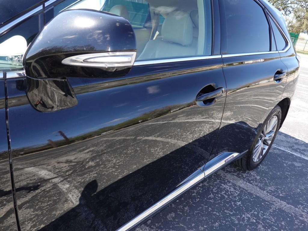 Lexus RX 450h Vehicle Full-screen Gallery Image 10