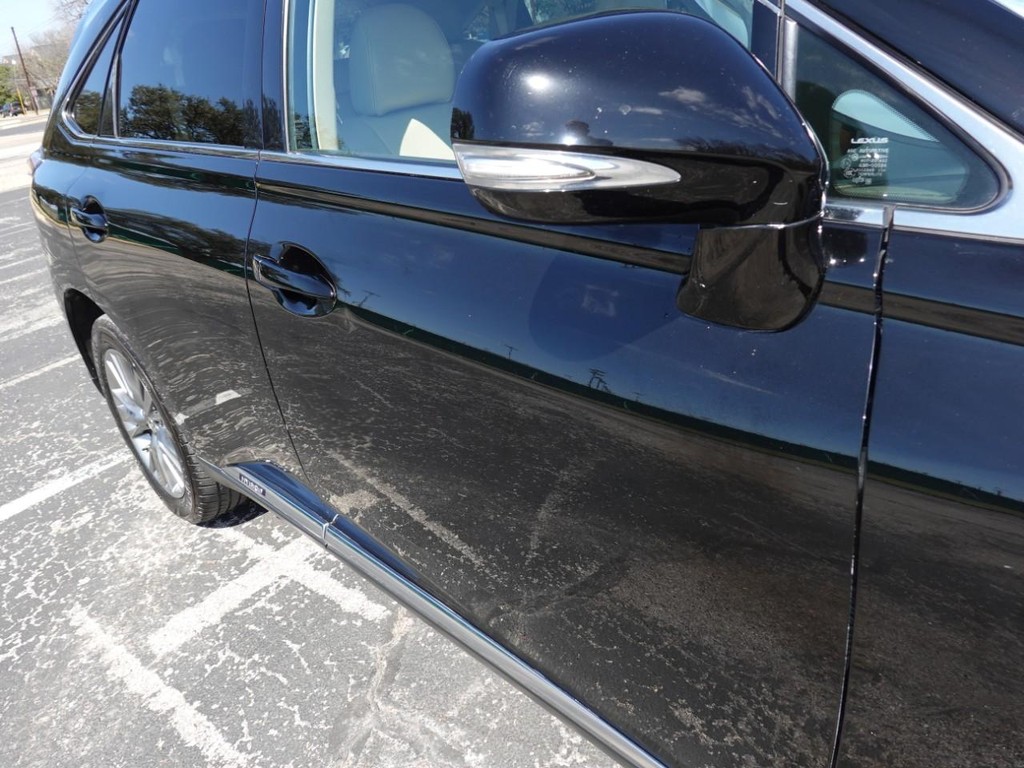 Lexus RX 450h Vehicle Full-screen Gallery Image 11