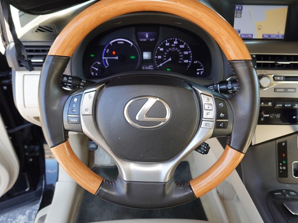 Lexus RX 450h Vehicle Full-screen Gallery Image 13