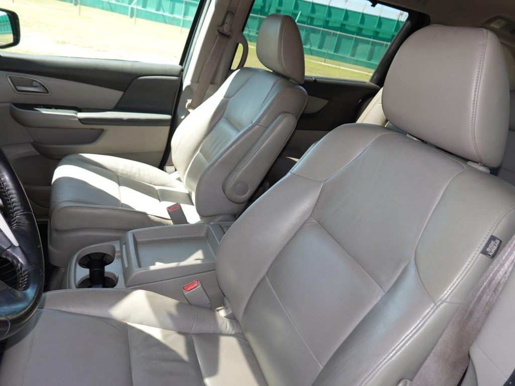 Honda Odyssey Vehicle Full-screen Gallery Image 16