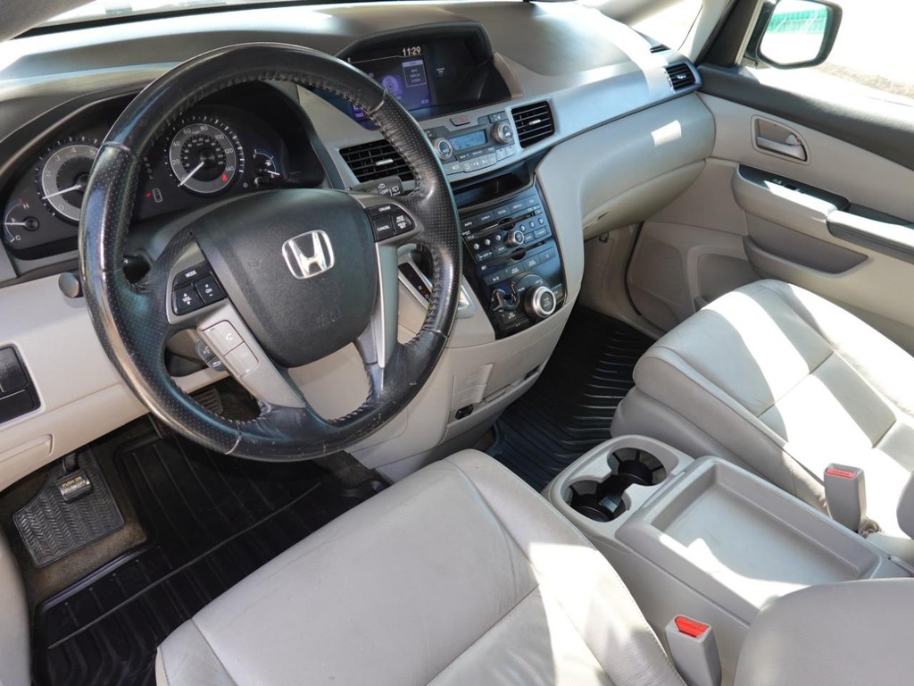 Honda Odyssey Vehicle Full-screen Gallery Image 18