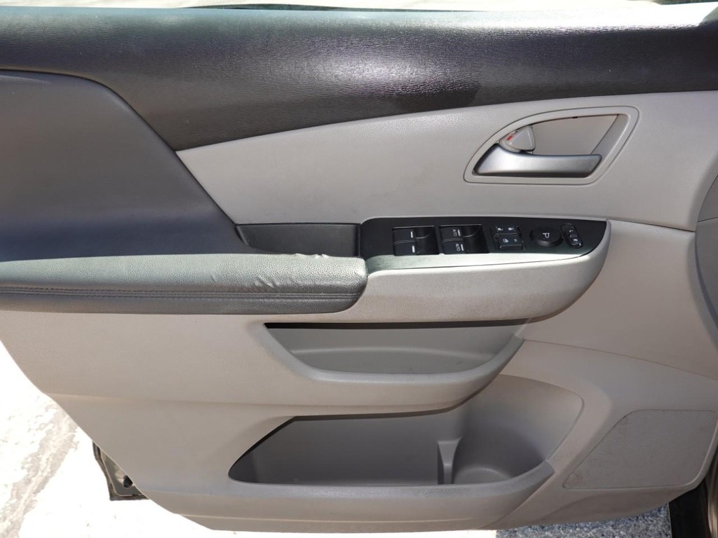 Honda Odyssey Vehicle Full-screen Gallery Image 19