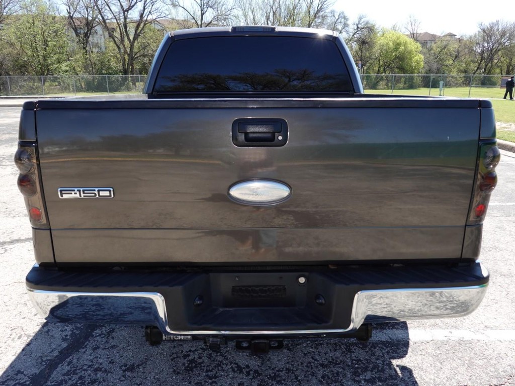 Ford F-150 Vehicle Full-screen Gallery Image 06