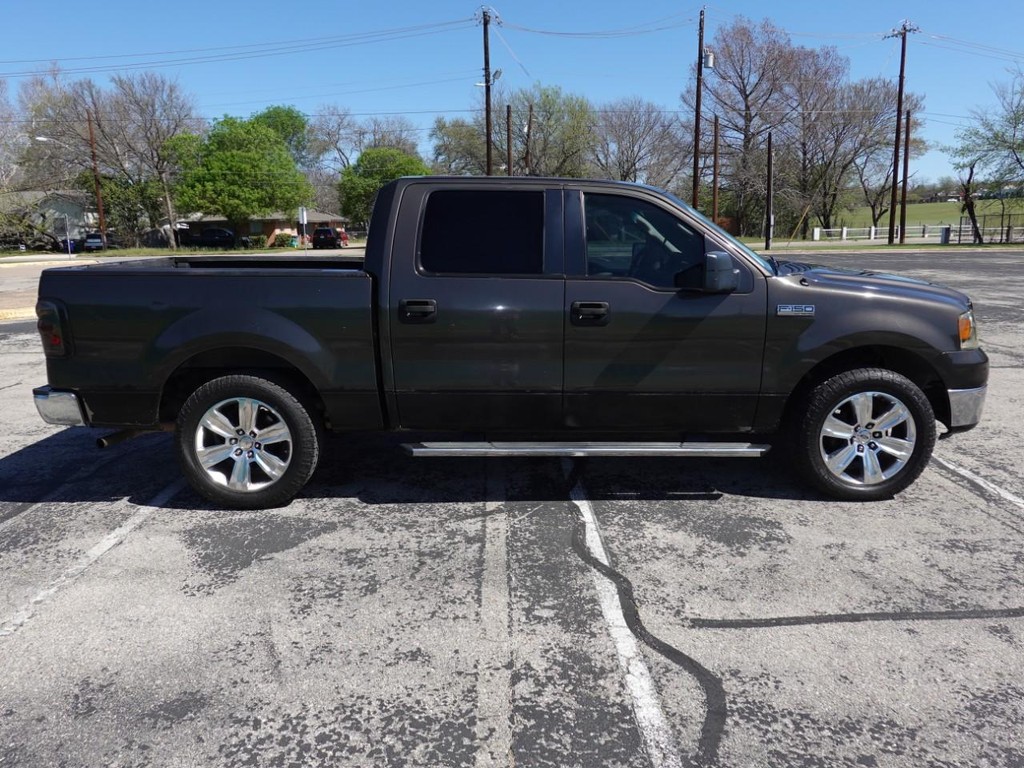 Ford F-150 Vehicle Full-screen Gallery Image 09