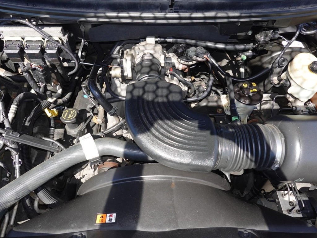 Ford F-150 Vehicle Full-screen Gallery Image 27