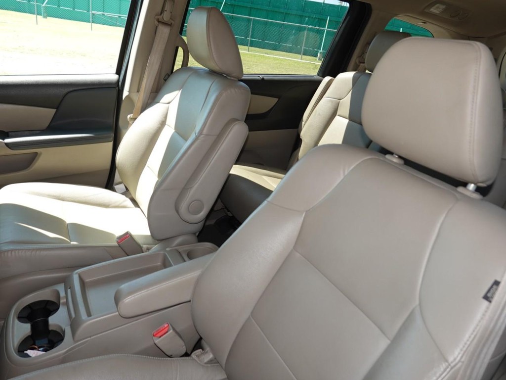 Honda Odyssey Vehicle Full-screen Gallery Image 17