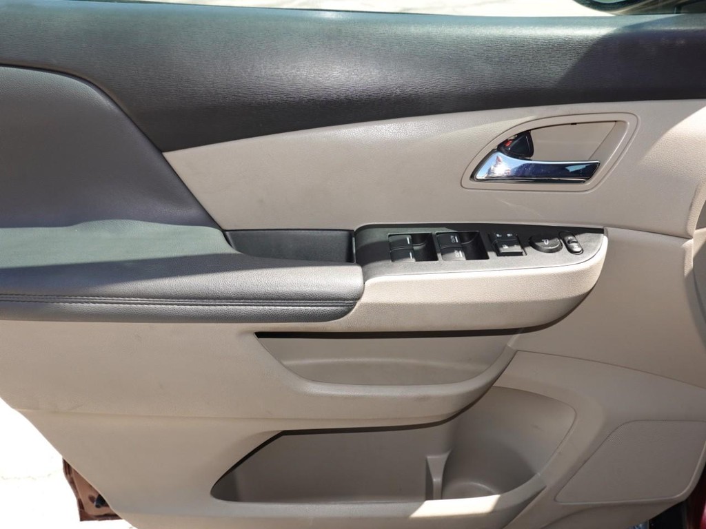 Honda Odyssey Vehicle Full-screen Gallery Image 20
