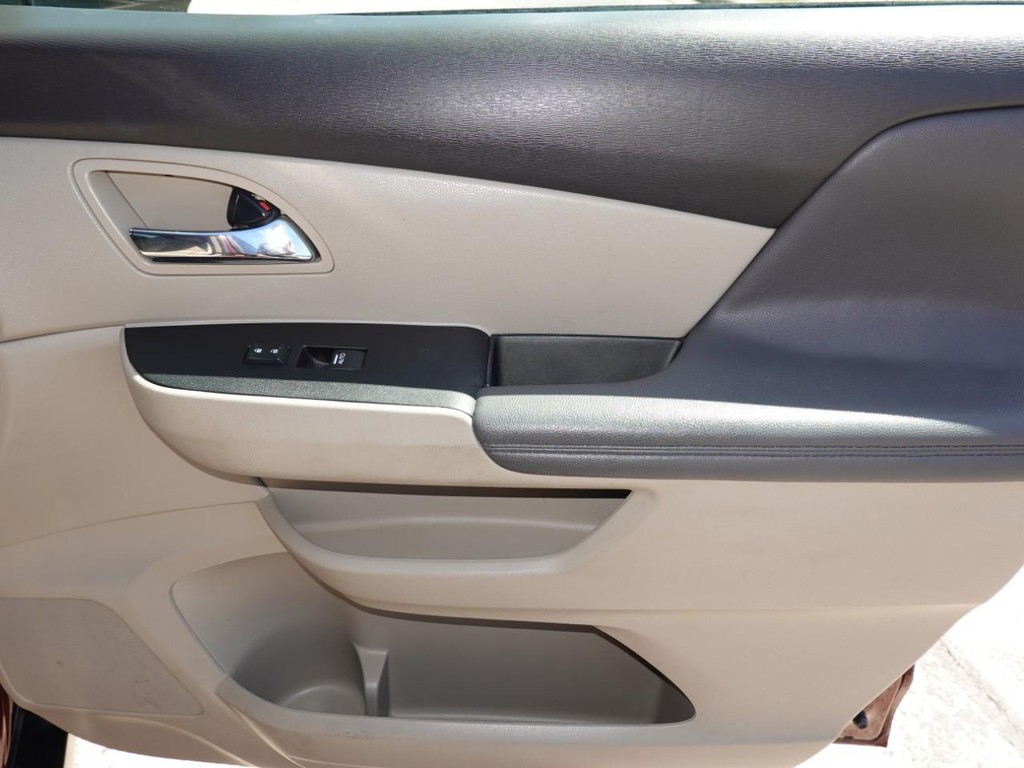 Honda Odyssey Vehicle Full-screen Gallery Image 25