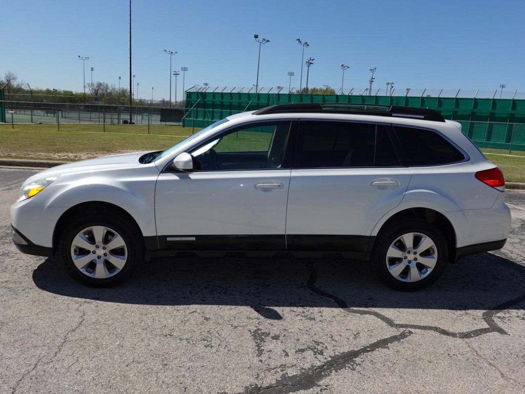 Subaru Outback Vehicle Full-screen Gallery Image 04