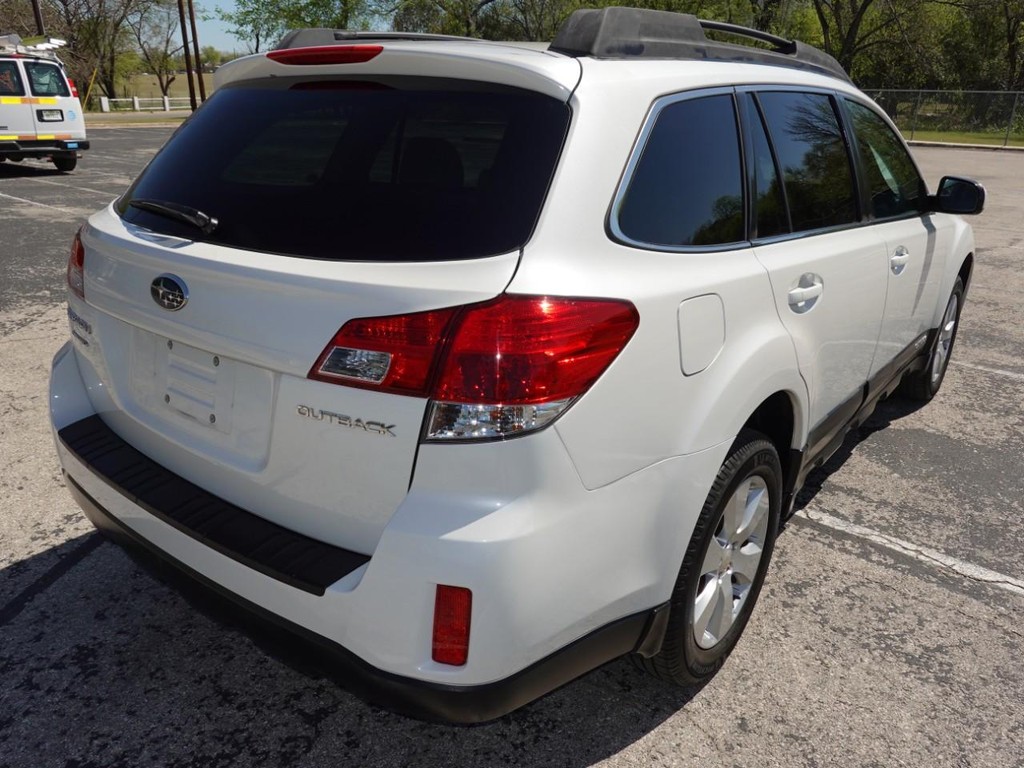 Subaru Outback Vehicle Full-screen Gallery Image 07