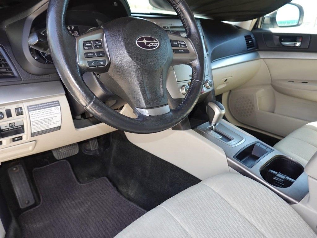 Subaru Outback Vehicle Full-screen Gallery Image 16