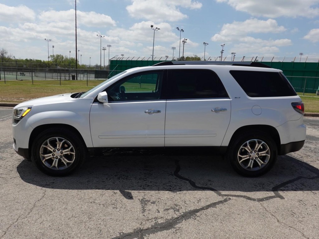 GMC Acadia Vehicle Full-screen Gallery Image 04