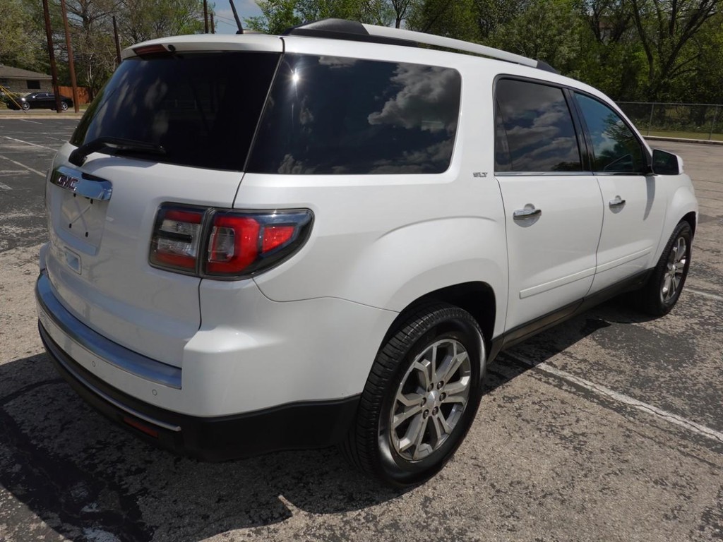 GMC Acadia Vehicle Full-screen Gallery Image 07