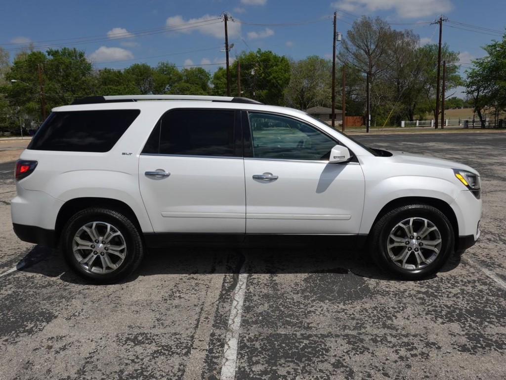 GMC Acadia Vehicle Full-screen Gallery Image 08